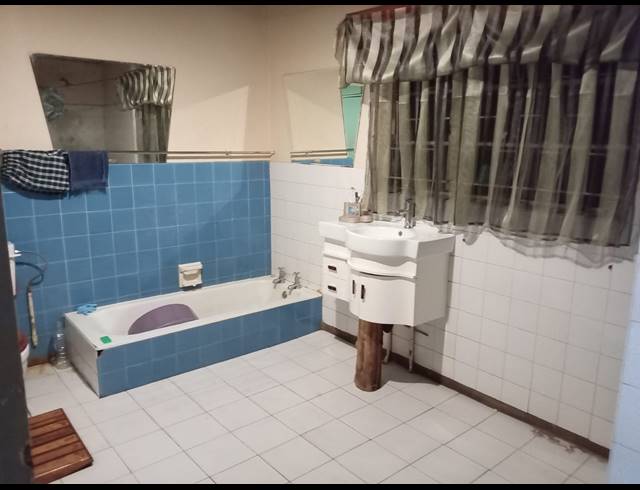 4 BEDROOM HOUSE TO LET IN MULLERSTUINE
